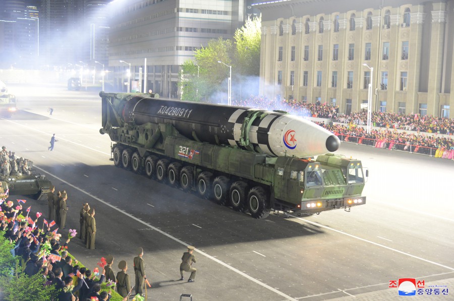 63-조선인민군창건 90돐경축 열병식